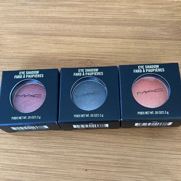 Mac Eye Shadow Frost-Left You On Red & Suspiciously Sweet - Picture 2 of 7